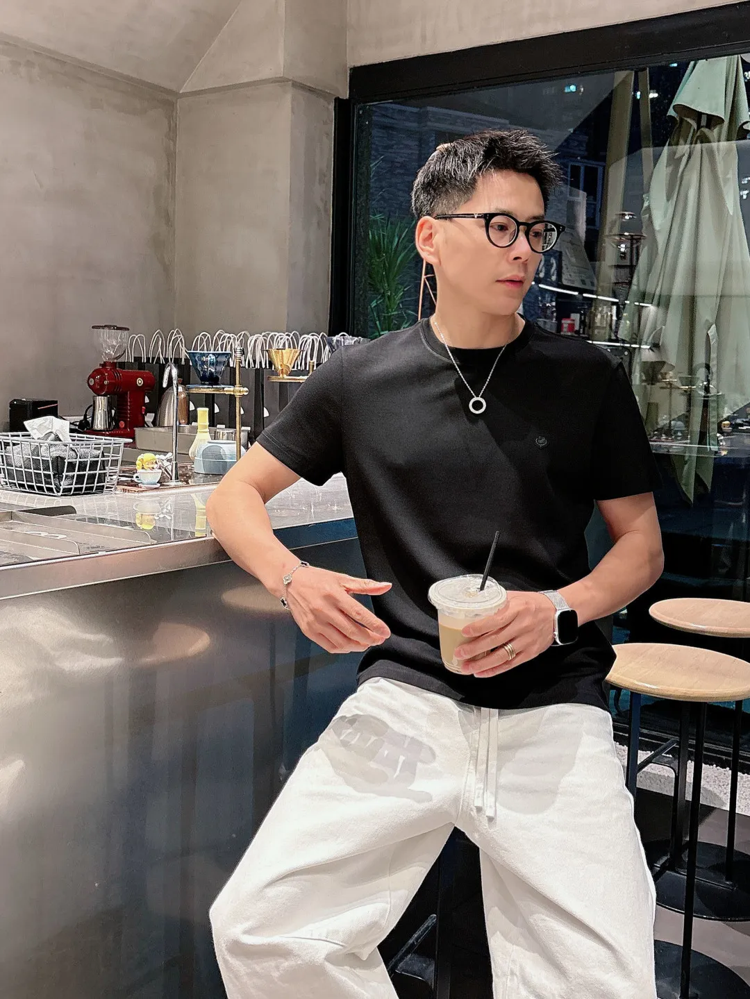 LP ss Spring and Summer New Arrival first counter New Arrival short-sleeved round neck T-shirt Premium customized design avant-garde and fashionable! Soft to the touch. Comfortable to wear. Exquisite counter-level stitching. Exquisite workmanship. The upper body effect is incomparably handsome! A must-have item for a stylish man! Color: Black Sizes: 46-54